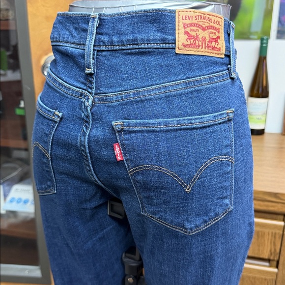 Levi’s Shaping Skinny Jeans Size 28 Dark Wash Mid/High Rise Stretch Denim - Picture 4 of 6